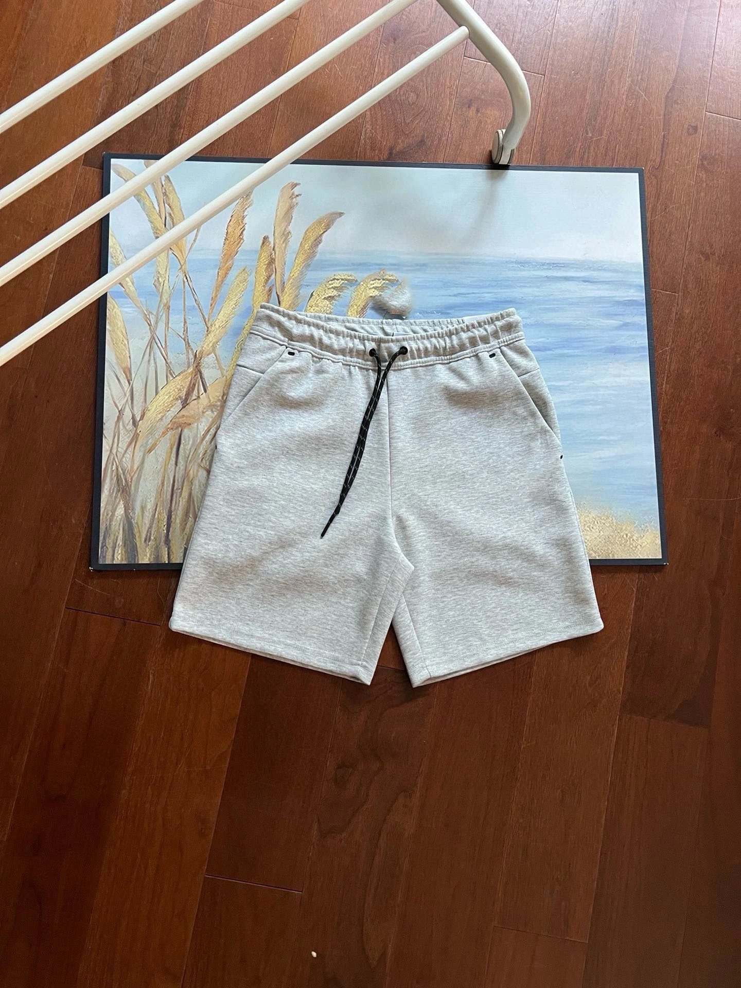 浅灰色 浅灰色