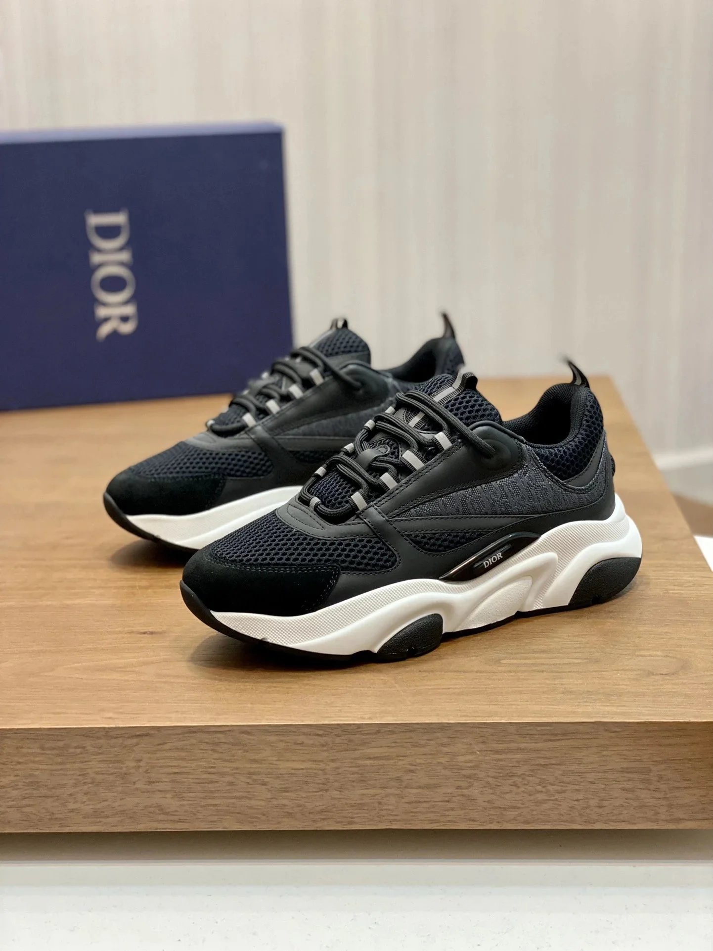 01 01
