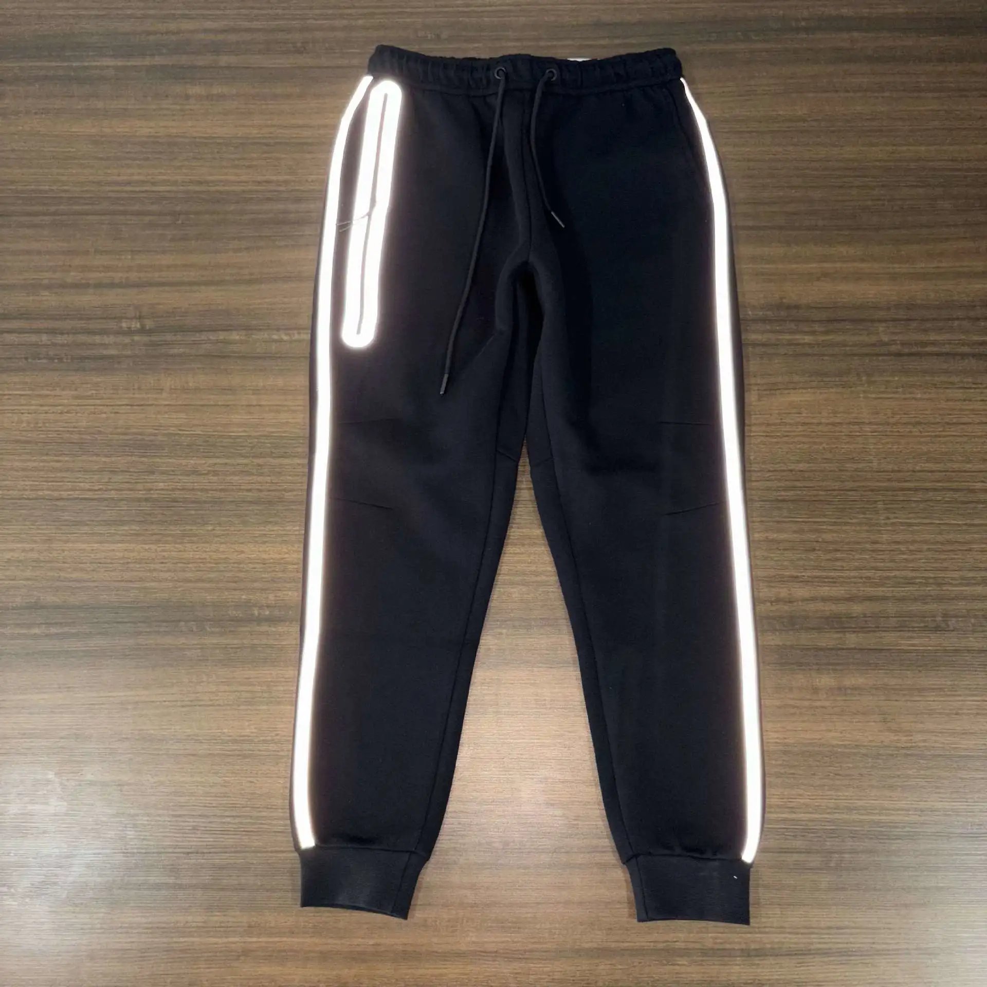 黑色橘标裤子 黑色橘标裤子