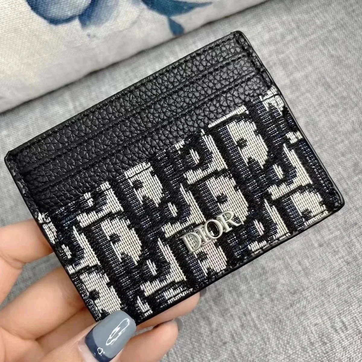 02 02