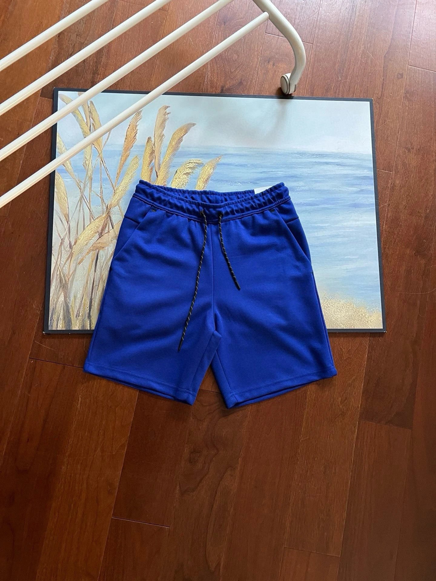 宝蓝色 宝蓝色